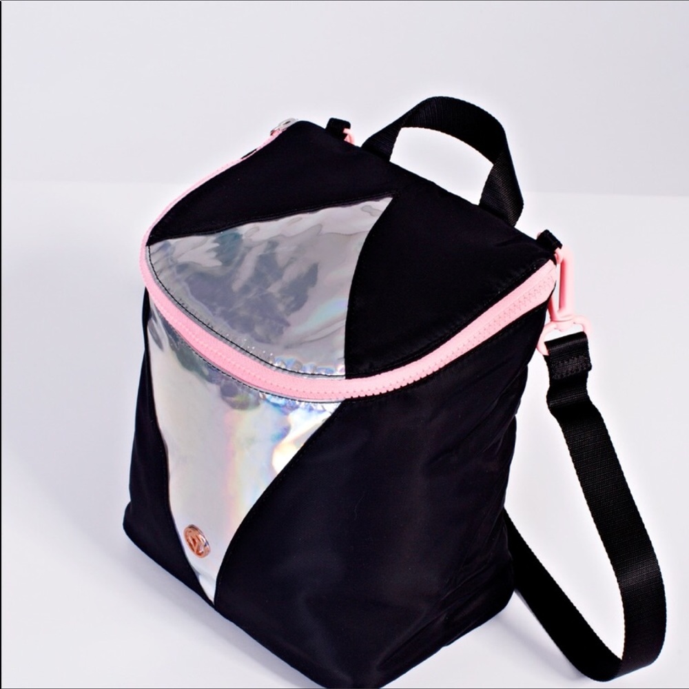  BACK IN Lululemon lunch Tote - Picture 3 of 5